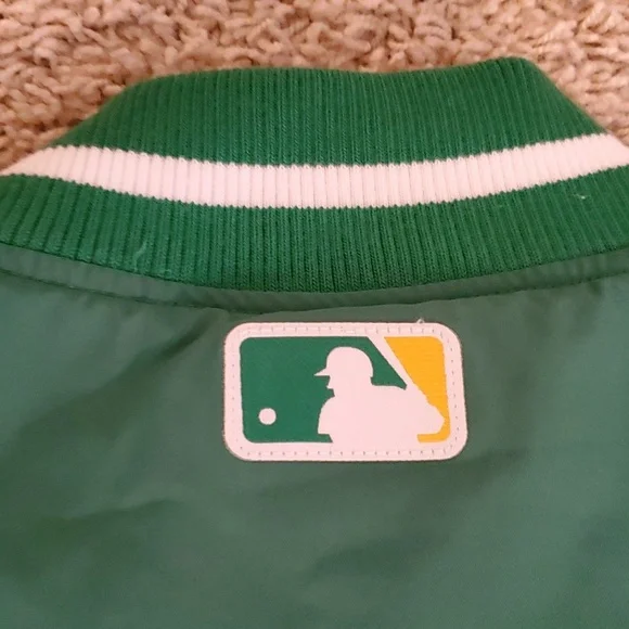 Nike Oakland A's Authentic Dugout Performance Full-Zip Jacket. - Picture 8 of 9